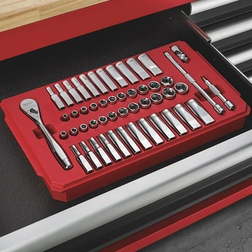 Milwaukee Tools Milwaukee 1/4" Drive 50 Piece Ratchet & Socket Set - SAE & Metric 48-22-9004 6 Milwaukee Tools Milwaukee 1/4" Drive 50 Piece Ratchet & Socket Set - SAE & Metric 48-22-9004 - Image 4