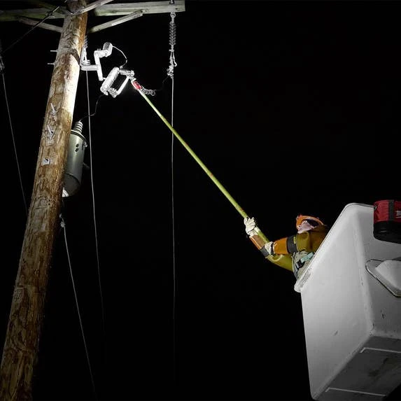 Milwaukee Tools Milwaukee REDLITHIUM USB Rechargeable 350 Lumen Utility Hot Stick Light (3.0Ah) Kit 2119-22 8 Milwaukee Tools Milwaukee REDLITHIUM USB Rechargeable 350 Lumen Utility Hot Stick Light (3.0Ah) Kit 2119-22 - Image 6