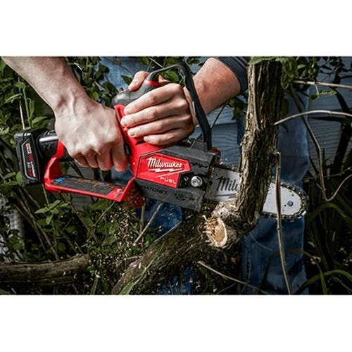 Milwaukee Tools Milwaukee M12 FUEL HATCHET 6" Pruning Saw (Tool-Only) 2527-20 8 Milwaukee Tools Milwaukee M12 FUEL HATCHET 6" Pruning Saw (Tool-Only) 2527-20 - Image 6