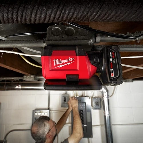 Milwaukee Tools Milwaukee M12 ROVER Pivot Service Flood Light LED 700 Lumens & USB Charging 2367-20 7 Milwaukee Tools Milwaukee M12 ROVER Pivot Service Flood Light LED 700 Lumens & USB Charging 2367-20 - Image 5