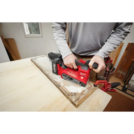 Milwaukee Tools Milwaukee M18 FUEL Belt Sander 3" X 18" 2832-20 (Bare Tool) 9 Milwaukee Tools Milwaukee M18 FUEL Belt Sander 3" X 18" 2832-20 (Bare Tool) - Image 7