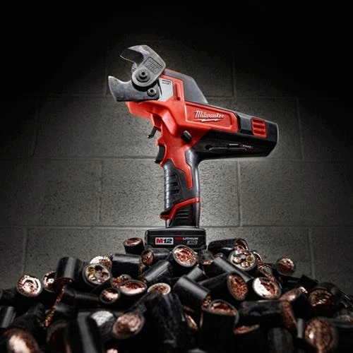 Milwaukee Tools Milwaukee M12 Copper Cable Cutter 600 MCM Kit 2472-21XC 4 Milwaukee Tools Milwaukee M12 Copper Cable Cutter 600 MCM Kit 2472-21XC - Image 2