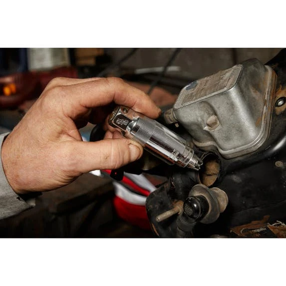 Milwaukee Tools Milwaukee 3/8" Drive 13/16" Spark Plug Socket 48-22-9553 7 Milwaukee Tools Milwaukee 3/8" Drive 13/16" Spark Plug Socket 48-22-9553 - Image 5