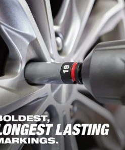 Milwaukee Tools Milwaukee SHOCKWAVE Impact Duty™ 1/2 Drive 22MM Metric Lug Nut Wheel Socket 49-66-7807 -Milwaukee Tool-shop 49 66 7807 6