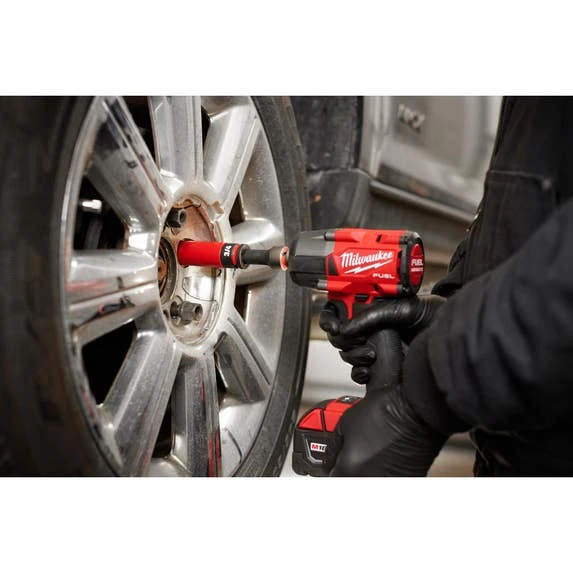 Milwaukee Tools Milwaukee SHOCKWAVE Impact Duty™ 1/2 Drive 7/8" SAE Lug Nut Wheel Socket 49-66-7812 7 Milwaukee Tools Milwaukee SHOCKWAVE Impact Duty™ 1/2 Drive 7/8" SAE Lug Nut Wheel Socket 49-66-7812 - Image 5