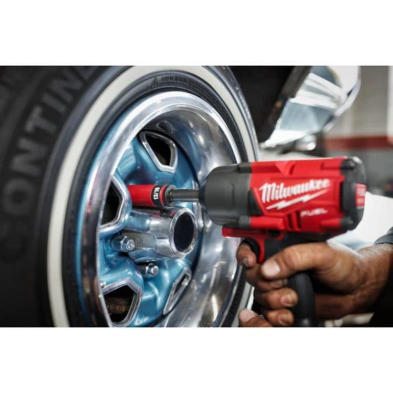 Milwaukee Tools Milwaukee SHOCKWAVE Impact Duty™ 1/2 Drive 1" SAE Lug Nut Wheel Socket 49-66-7814 5 Milwaukee Tools Milwaukee SHOCKWAVE Impact Duty™ 1/2 Drive 1" SAE Lug Nut Wheel Socket 49-66-7814 - Image 3