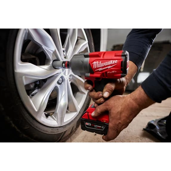 Milwaukee Tools Milwaukee SHOCKWAVE Impact Duty™ 1/2 Drive SAE & Metric 5PC Lug Nut Wheel Socket Set 49-66-7831 7 Milwaukee Tools Milwaukee SHOCKWAVE Impact Duty™ 1/2 Drive SAE & Metric 5PC Lug Nut Wheel Socket Set 49-66-7831 - Image 5