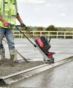 Milwaukee Tools Milwaukee MX FUEL Concrete Vibratory Screed 3.0Ah Kit MXF381-2CP -Milwaukee Tool-shop mxf3812cp 4 gnwq7deyracnwlrc